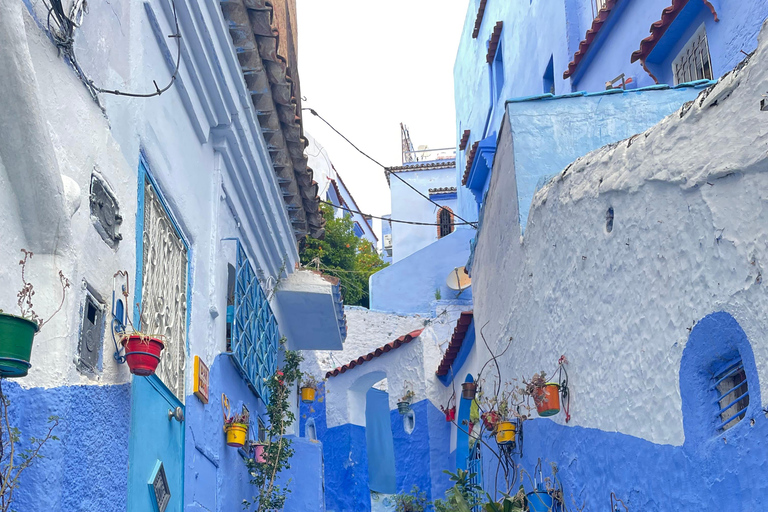 Chefchaouen: Hidden Gems Guided Tour with Mint Tea Private walking tour