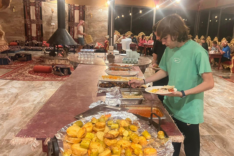 Wadi Rum: Hiking Tour with Watching the stars Bedouin Camp Hiking Tour 4hours