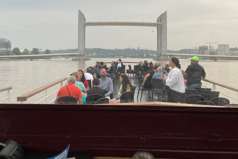 Bordeaux: riviercruise op de Garonne met glas wijn