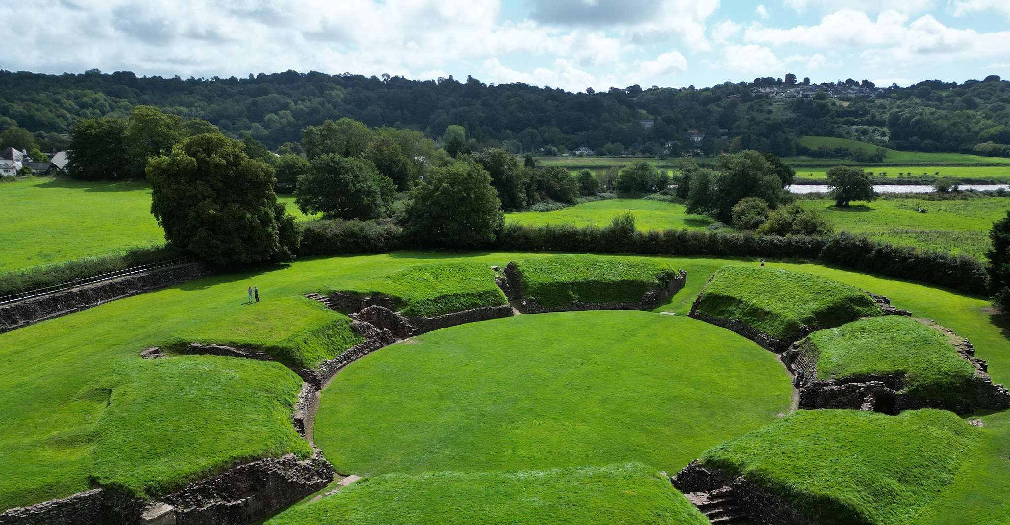 Excursão de dia inteiro saindo de Cardiff, da Abadia de Tintern e das Ruínas Romanas - Hizvo