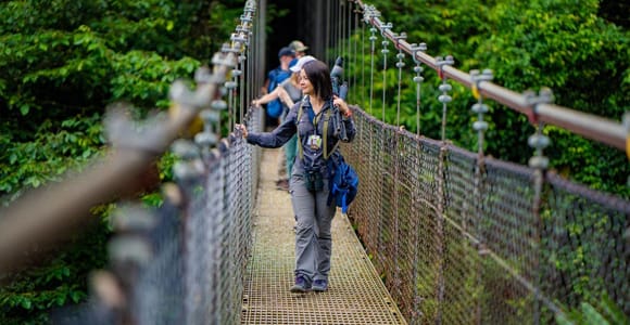 La Fortuna: Hanging Bridges Guided Tour at Mistico Park