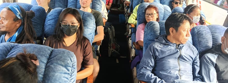 Katmandou : vers Pokhara Bus de jour | Sièges premium