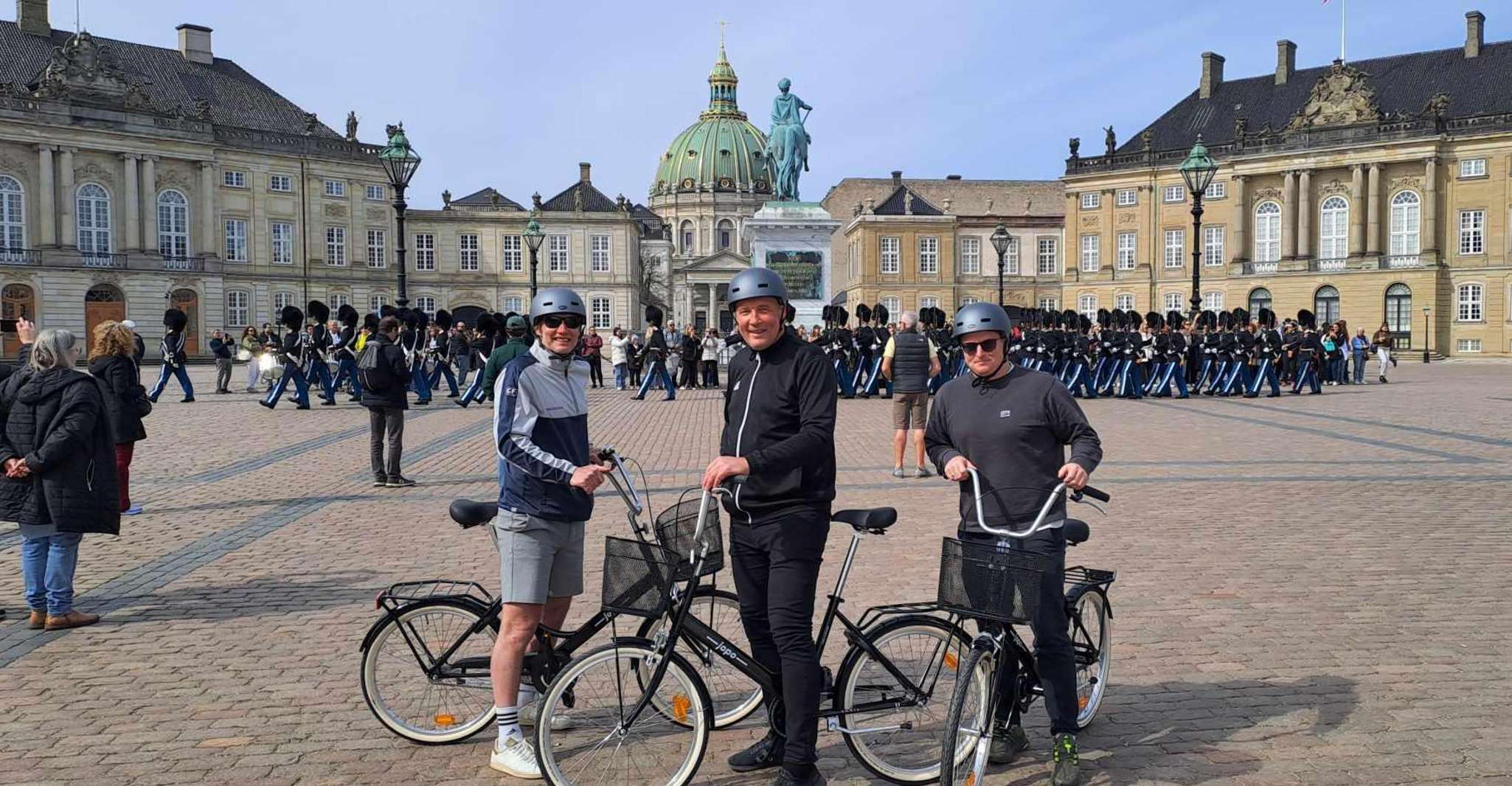 Copenhagen: 2,5-Hour 'Must See' Bike Tour with a Local Guide