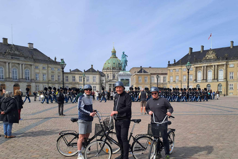Köpenhamn: 2,5-timmars &quot;Must See&quot;-cykeltur med lokal guide