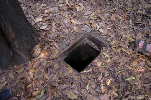 Depuis Hô-Chi-Minh-Ville : tunnels de Cu Chi en VIPVisite VIP des tunnels de Cu Chi et transfert en limousine