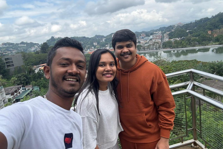 Kandy: Sigiriya Sunrise, Nalanda Gedige & Village Tour