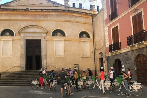 Cagliari: wycieczka po mieście z przewodnikiem na rowerze elektrycznym