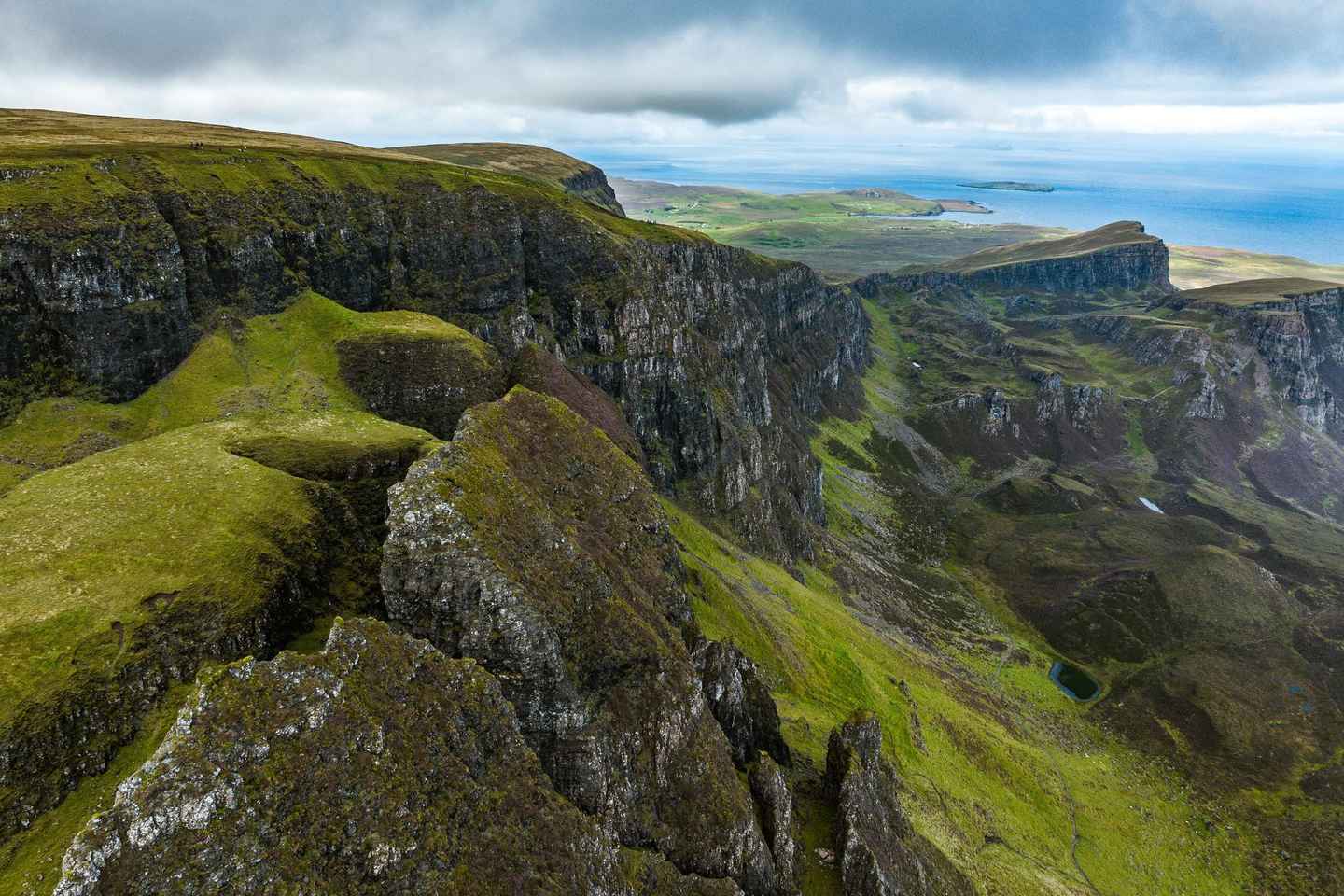 From Inverness: Skye Explorer Full-Day Tour with 3 Hikes