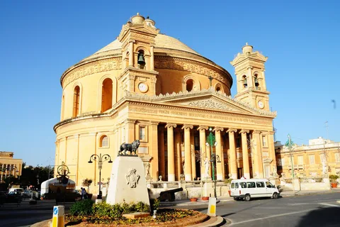 Excursão de meio dia a Mosta, à aldeia de artesanato de Ta'Qali e a Mdina