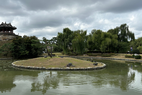 Seul: passeio histórico e gastronómico por Suwon com chá e sobremesa reais