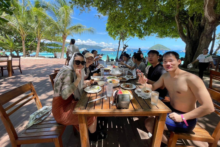 Phuket: Racha en Banana Beach per speedboot met lunch