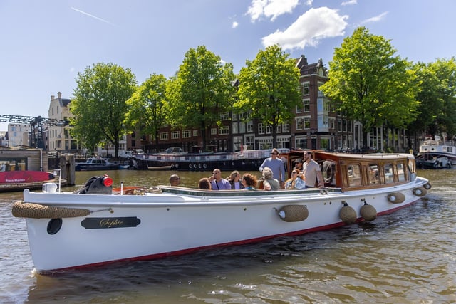 Amsterdam: Crociera in barca storica con open bar e stuzzichini