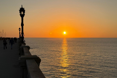 Cadiz: Guided Old Town Tour Cadiz: Guided Old Town Walking Tour