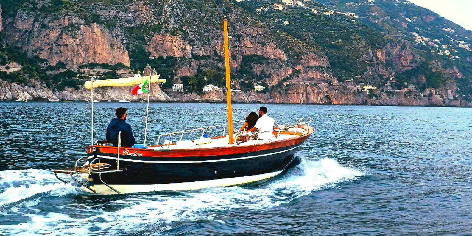 アマルフィ海岸：アマルフィ海岸の船旅 | GetYourGuide