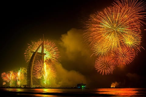 Dubai: New Year Eve Luxury Yacht Fireworks View & BBQ Cruise
