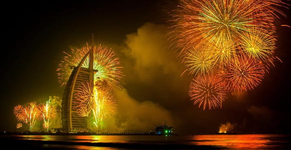 Dubai: New Year Eve Luxury Yacht Fireworks View & BBQ Cruise