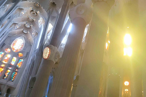 Bilety i przewodnik: Światła i cienie Sagrada Familia