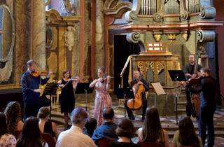 Prag: Ticket für ein klassisches Konzert in der Spiegelkapelle