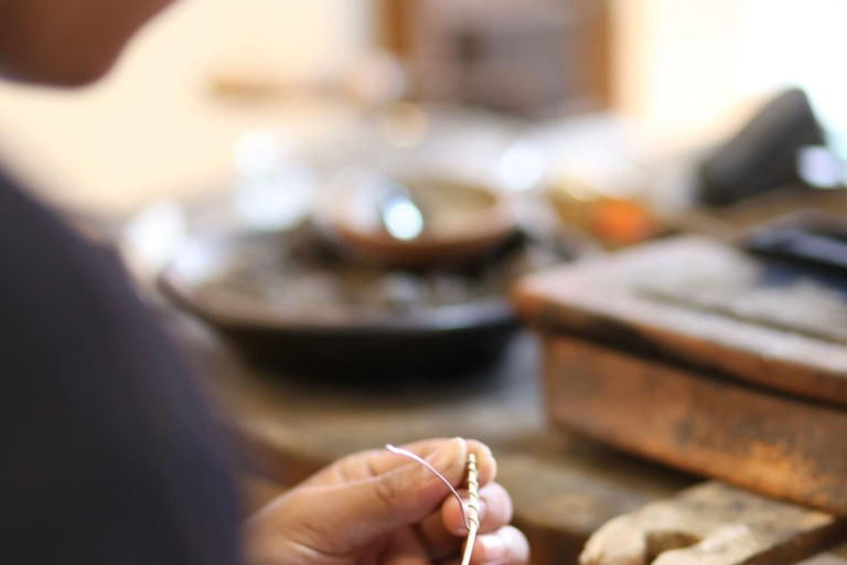 Lombok: Silversmithing Workshop with Jewelry to Keep