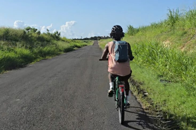 Guadeloupe: Balade pour découvrir le Moule à vélo électrique