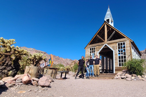 Las Vegas: Passeio de RZR com adrenalina pelo Rio ColoradoVai a Las Vegas: Colorado Adrenaline RZR Tour - Conduz até ao local-