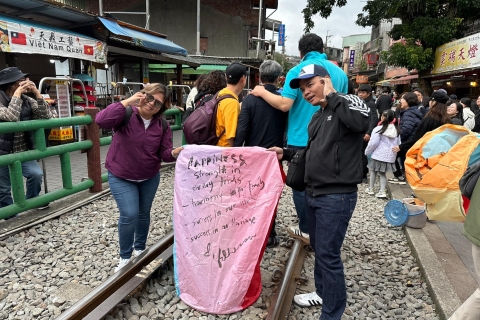 Desde Taipei: Excursión de un día a los Geoparques de Shifen, Jiufen y Yehliu