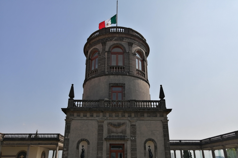 Mexico : visite exclusive du château de Chapultepec après la fermetureVisite guidée exclusive en espagnol