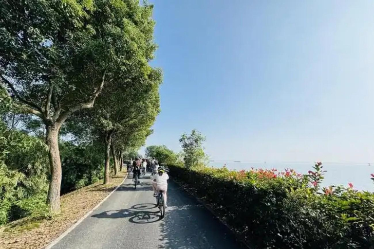 Shanghai: Dianshan Lake and Yuandang Rainbow Bridge Tour