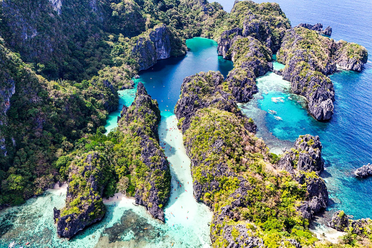 El Nido: Island-Hopping Shared Boat Tour with Drone Shots