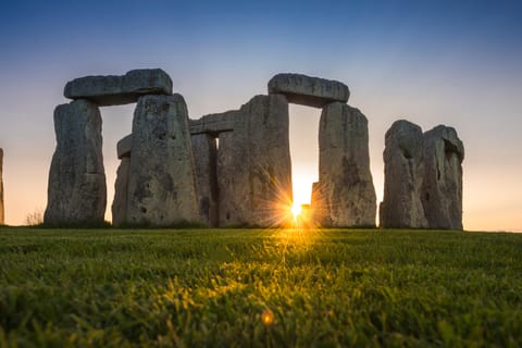 Stonehenge explorer tour with inner circle access