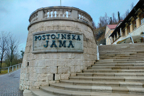 Tour di un giorno delle grotte di Postumia e del lago di Bled da Lubiana