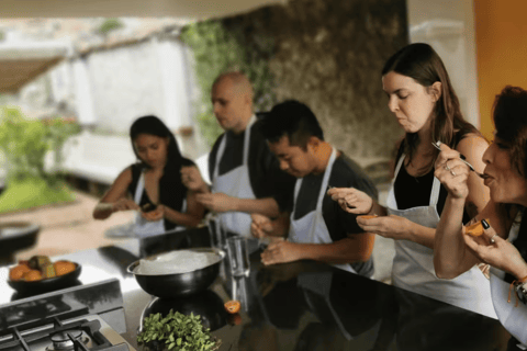 Medellin: Colombian Cooking Class with Local Chef