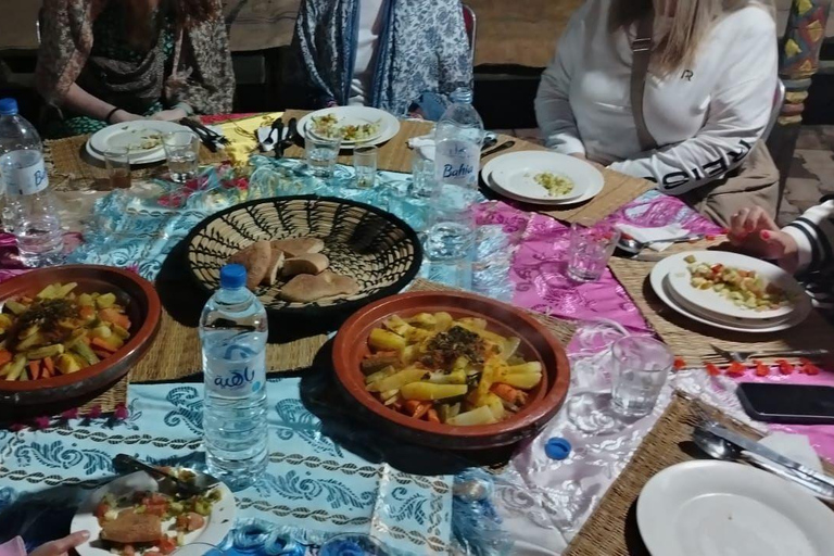 Agadir: cena marocchina con spettacolo e prelievo in hotelAgadir: spettacolo con cena marocchina e prelievo in hotel