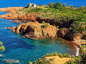 Private boat trip: Explore the Corniche d'Or and the Lérins Islands