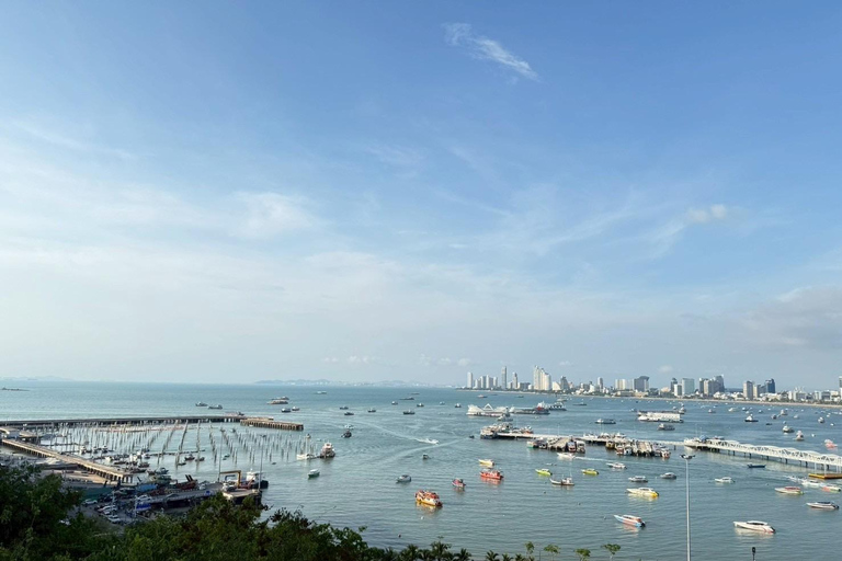 Pattaya: Evening City Tour & Alcazar Cabaret Show Pattaya: Evening City Tour & Alcazar Cabaret Show