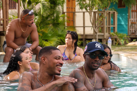 Brunch à volonté Village People au Tiny Village Cartagens