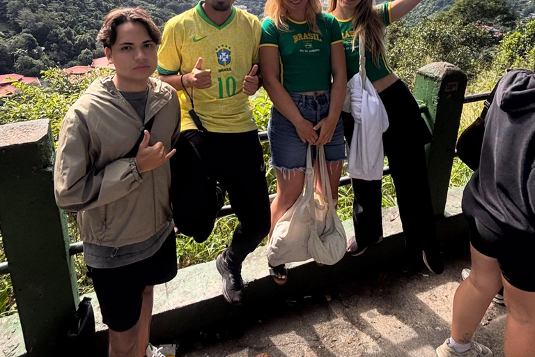 Rio de Janeiro: Private Rocinha Tour by Two Local Cousins