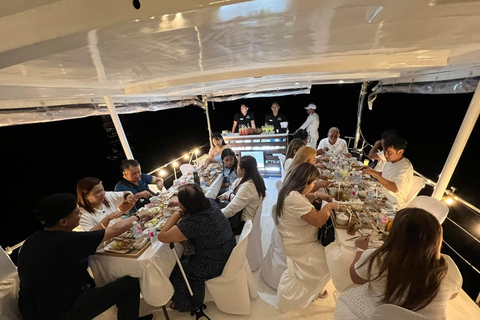 Subic : Dîner-croisière en bateau au coucher du soleil depuis Manille et ClarkSubic : Dîner-croisière en yacht au coucher du soleil depuis Manille et Clark