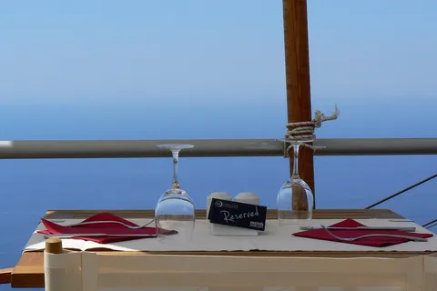 Cena privata in barca a vela a Taormina