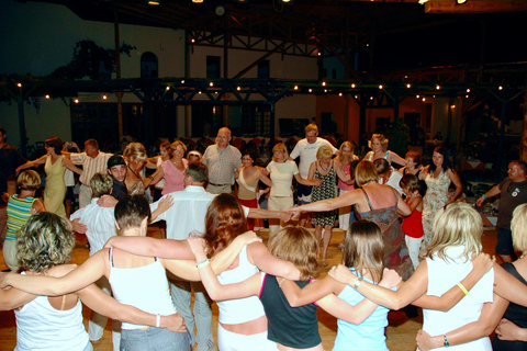 Crete: Traditional Cretan Night: Live Show and Dinner Traditional Cretan Night