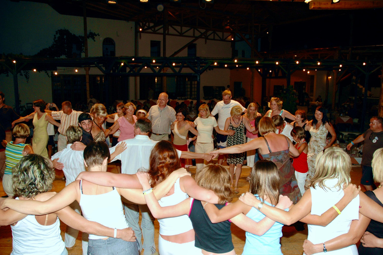 Crete: Traditional Cretan Night: Live Show and Dinner Traditional Cretan Night