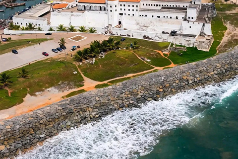 From Lagos: Ghana Castles & Kakum Park with Local Tour Guide
