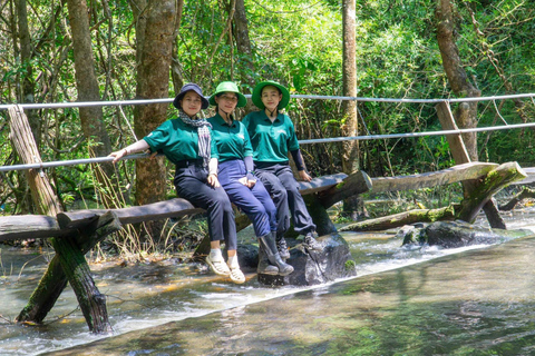 Excursión privada de 2 días al Parque Nacional de Cat Tien con guía femeninaComida y hotel excluidos