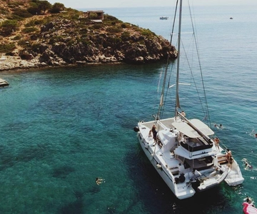 Chania: Morning Catamaran Cruise with Premium Lunch & Drinks