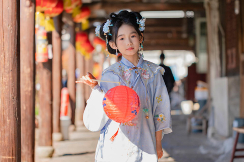 Hangzhou: Exploring the Watertown of Hanfu and Hotpot