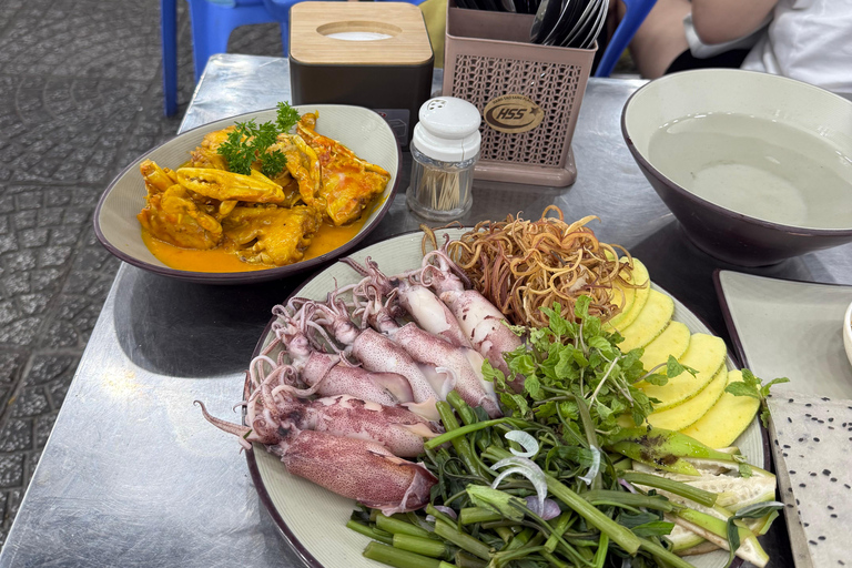 Da Nang: excursão a pé pela comida de rua e espetáculo Charming Da NangDa Nang: Excursão a pé pela comida de rua e espetáculo Charming Da Nang