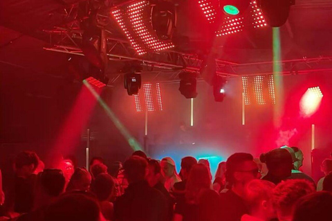 Hong Kong: One Night in Exclusive Rooftops and Secrets Clubs