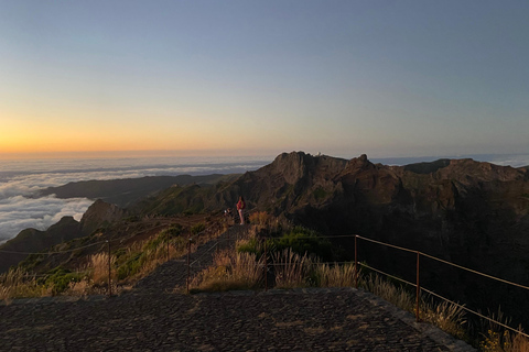 Von Achada do Teixeira: Einweg-Transfer nach Pico do ArieiroVon Achada do Teixeira: Einweg-Tour zum Pico do Arieiro