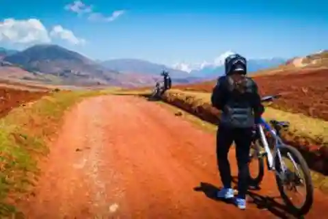 VISITE À LA JOURNÉE DE LA VALLÉE SACRÉE À VÉLO