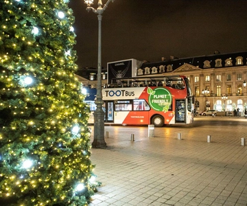 Paris: Tootbus Open-Top Christmas Bus Tour
